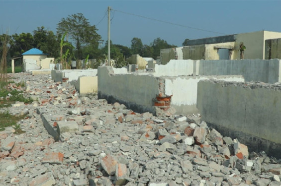 ভাঙচুর ও লুটপাটে দখল আশ্রয়ণ কেন্দ্র, ঘর হারা ৬০ পরিবার