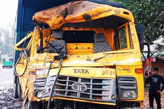 নাজিরহাট-খাগড়াছড়ি মহাসড়কে সড়ক দুর্ঘটনায় নিহত ২