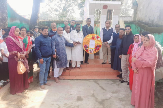 নানা আয়োজনে মনাইউল্লাহ আদর্শ উচ্চ বিদ্যালয়ে বিজয় দিবস উদযাপন