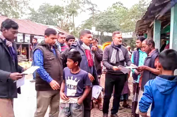 শান্তিগঞ্জে নির্বাচন বর্জন ও অসহযোগ আনদোলনের সমর্থনে লিফলেট বিতরণ