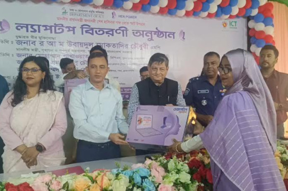 নারী পুরুষ সমানতালে আগালেই সমাজ এগিয়ে যায় : গৃহায়ন ও গণপূর্ত মন্ত্রী