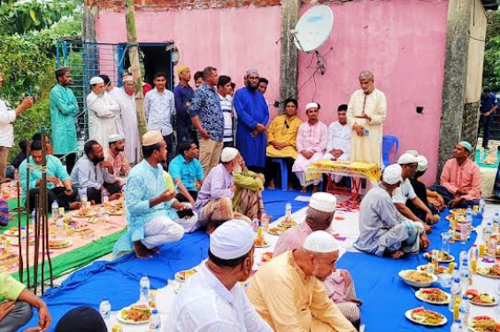 শান্তিগঞ্জ প্রেসক্লাবের সভাপতি কাজী জমিরুল ইসলাম মমতাজ'র আয়োজনে দোয়া ও ইফতার মাহফিল সম্পন্ন