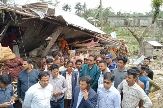 শান্তিগঞ্জে ৫ মিনিটের ঝড়ে লন্ডভন্ড ১২ গ্রাম : আহত শতাধিক, ১২ ঘর বাড়ী ক্ষতিগ্রস্থ