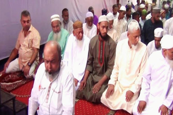 মৌলভীবাজারের বিভিন্ন এলাকায় সৌদির সঙ্গে মিল রেখে ঈদের নামাজ অনুষ্ঠিত