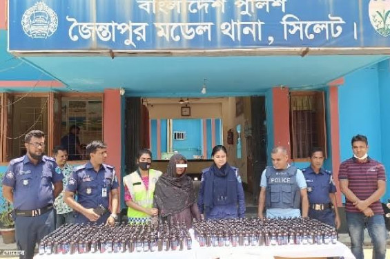 জৈন্তাপুরে ভারতীয় মদের বড় চালানসহ নারী আটক
