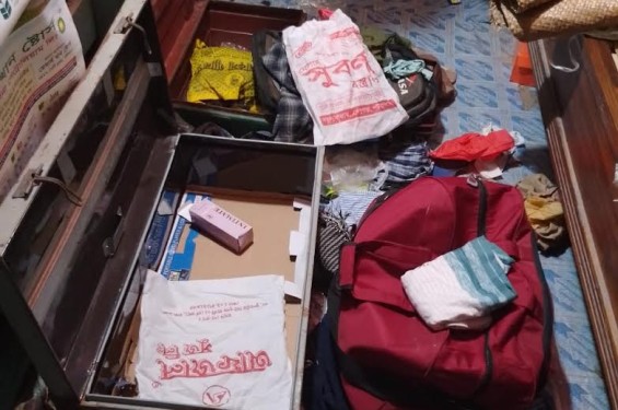 মহিপুরে দুধর্ষ ডাকাতি, স্বর্ণালংকার সহ টাকা লুট