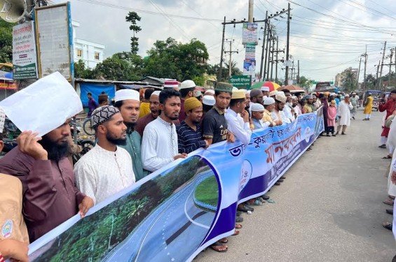 ভাঙ্গা-কুয়াকাটা মহাসড়কের ৬ লেন প্রকল্প দ্রুত বাস্তবায়নের দাবীতে পটুয়াখালীতে মানববন্ধন