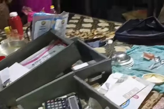 মির্জাগঞ্জে ইউপি সদস্যের বাড়িতে ডাকাতি
