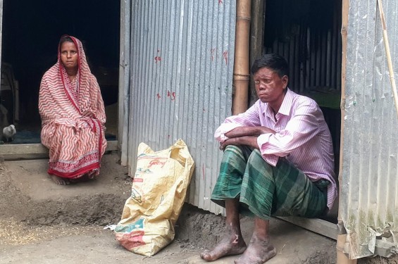 চিকিৎসার অভাবে ঝুঁকিতে জাহিদুলের জীবন, সমাজের সহায়তা চায় পরিবার