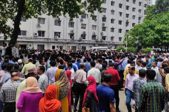 সচিবালয়ে আজও বিক্ষোভ করলেন কর্মচারীরা