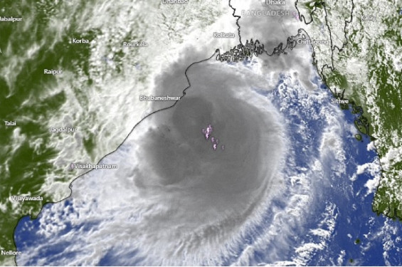 ঘূর্ণিঝড় ‘দানা’র প্রভাবে ঢাকাসহ ১৩ অঞ্চলে সতর্কবার্তা