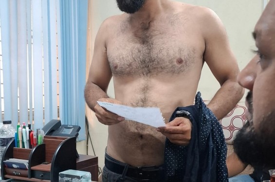 নোয়াখালীতে বাসে  ভাড়া বাড়তি নেওয়ার প্রতিবাদ করায় মাথা ফাটালো  এক যাত্রীর