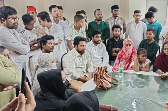 শহীদ পরিবারের সম্মান প্রতিষ্ঠায় সংগ্রাম করছি : নাহিদ ইসলাম