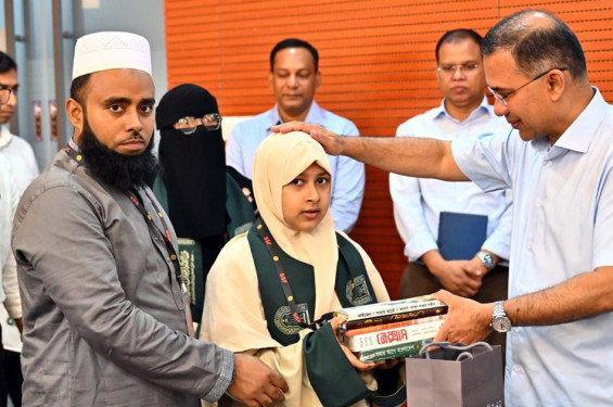 কোরআন প্রতিযোগিতায় বিজয়ী হাফেজদের সংবর্ধনা প্রধানমন্ত্রীর