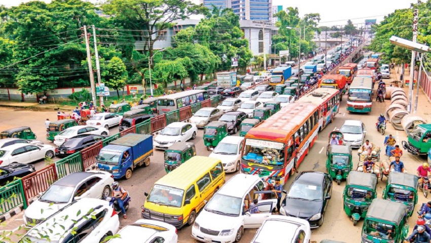 ছুটি শেষে চেনা রূপে ঢাকা