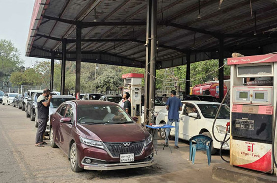 অতিরিক্ত তেল না কেনার   আহ্বান পাম্প মালিকদের