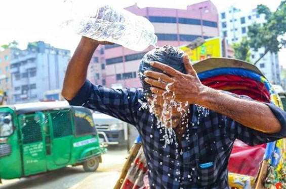তাপপ্রবাহে পুড়ছে ৪০ জেলা