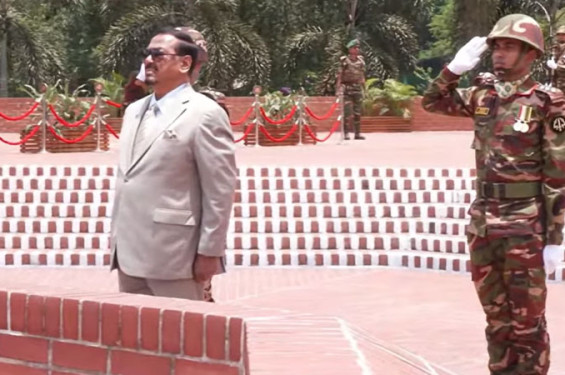 স্মৃতিসৌধে ভারপ্রাপ্ত   রাষ্ট্রপতির শ্রদ্ধা