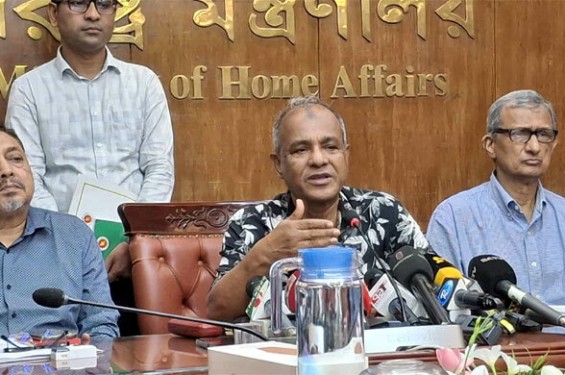 পরিস্থিতির কারণে গোপালগঞ্জে গুলি করেছে সেনাবাহিনী: স্বরাষ্ট্র উপদেষ্টা