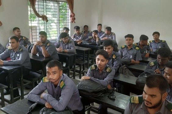 বিষাদ স্মৃতি নিয়ে ক্লাসে ফিরেছেন মাইলস্টোন শিক্ষার্থীরা