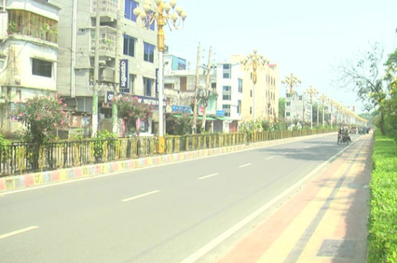 তীব্র তাপে পুড়ছে রাজশাহী