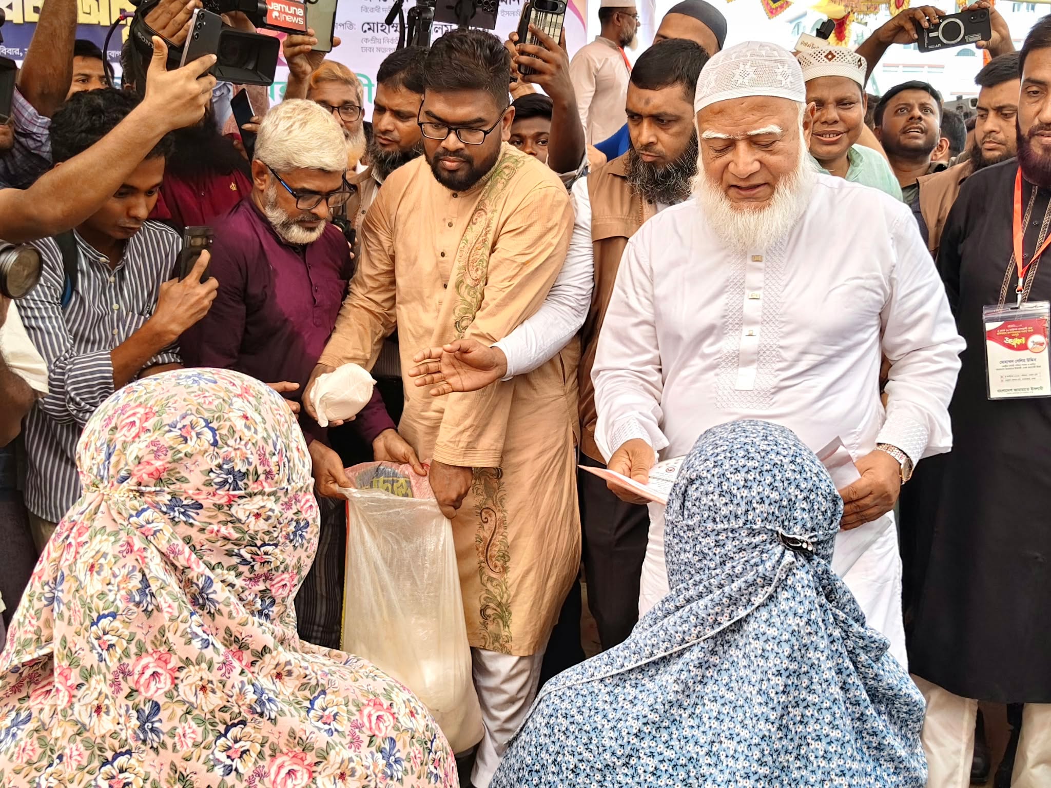 দেশের স্বাস্থ্যব্যবস্থাসহ সব প্রতিষ্ঠানই বিধ্বস্ত অবস্থায় : জামায়াত আমির
