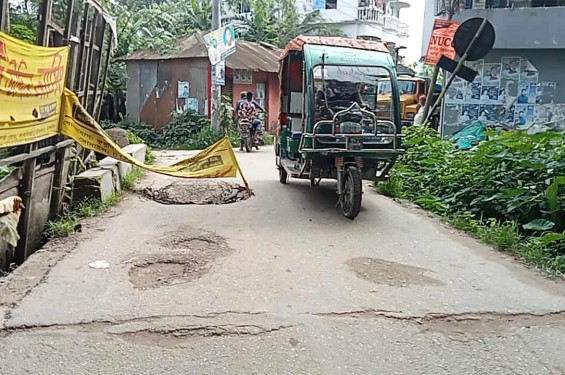 নাগরপুরে ঝুঁকিপূর্ণ কালভার্ট; চলাচলে দূর্ঘটনার আশংকা