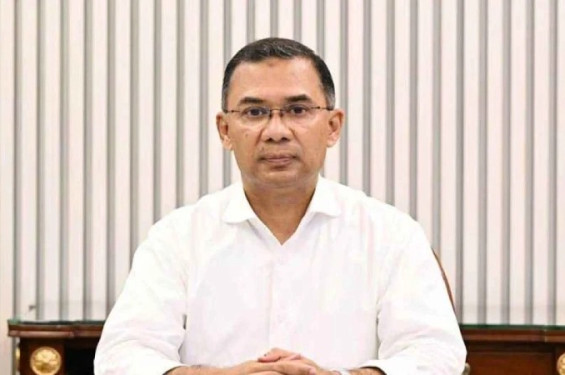 নিজ দপ্তরে লাইট ও এসির   মাত্রা কমালেন প্রধানমন্ত্রী