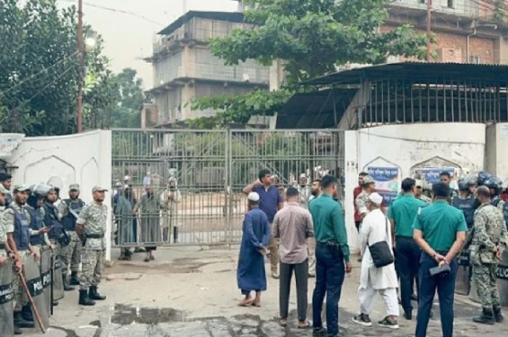 কাকরাইল মসজিদ দখলে নিলেন সাদপন্থিরা, নিরাপত্তা জোরদার