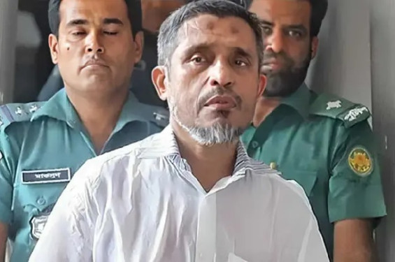 ১০ ট্রাক অস্ত্র মামলায় লুৎফুজ্জামান বাবর খালাস, পরেশ বড়ুয়ার যাবজ্জীবন
