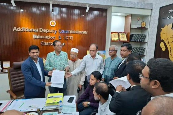 সীতাকুণ্ড উপজেলাধীন ইউনিয়ন পরিষদের অচলাবস্থা নিরসনে জেলা প্রশাসককে স্মারকলিপি প্রদান