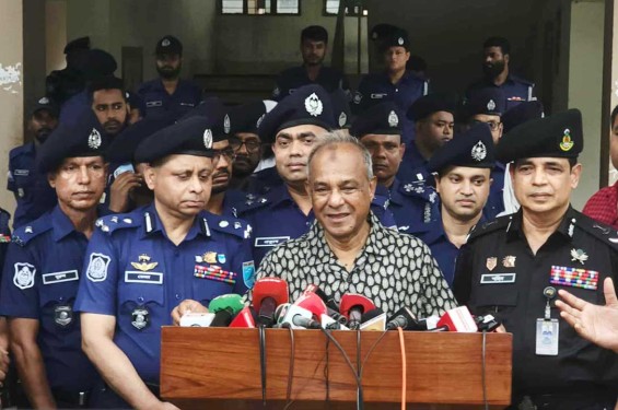 নির্বাচনের আগে সব অবৈধ অস্ত্র উদ্ধার করা হবে : স্বরাষ্ট্র উপদেষ্টা