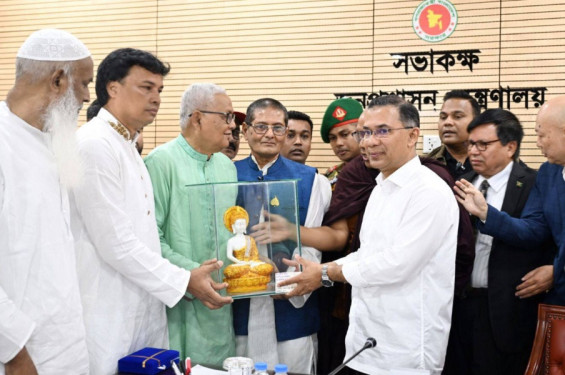 প্রধানমন্ত্রীর সঙ্গে বৌদ্ধ   সম্প্রদায়ের সাক্ষাৎ