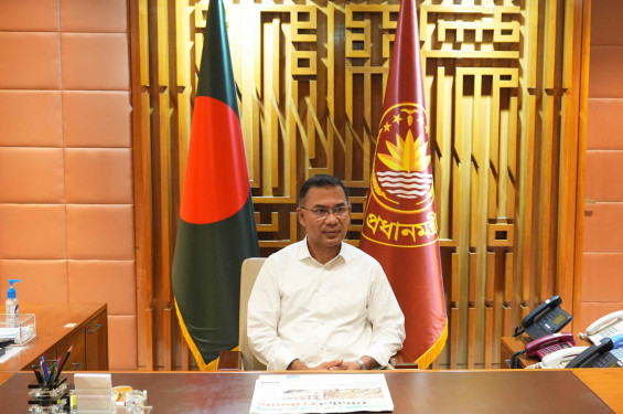 প্রথমবারের মতো সশস্ত্র বাহিনী বিভাগে অফিস করলেন প্রধানমন্ত্রী