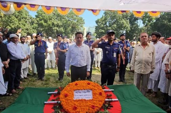 বীর মুক্তিযোদ্ধা হামিদুল হক মোহনের রাষ্ট্রীয় মর্যাদায় দাফন সম্পন্ন