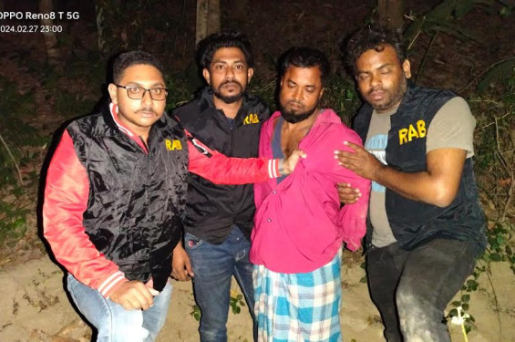 কক্সবাজারে ১০ ঘন্টার মধ্যে খুনিকে গ্রেফতার করলো র‌্যাব