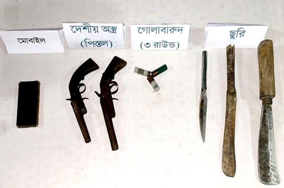 নৌবাহিনীর অভিযান: কুতুবদিয়ায় দেশীয় আগ্নেয়াস্ত্রসহ একজন আটক
