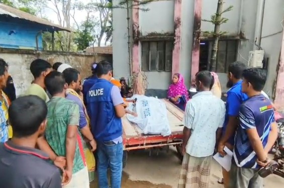 নদীতে মাছ শিকারে গিয়ে নারী জেলের রহস্যজনক মৃত্যু