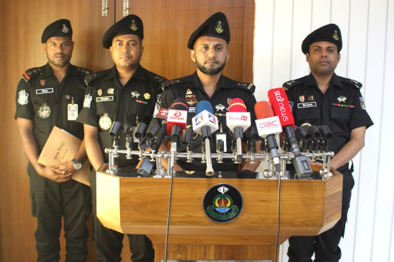 ফাস্টফুড উচ্চস্বরে গান বাজিয়ে কিশোরীকে ধর্ষণ, প্রধান আসামী গ্রেফতার