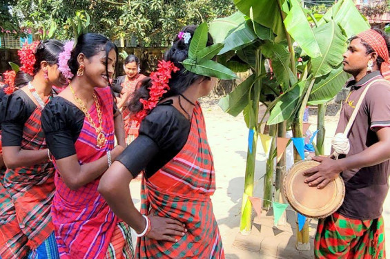 কৃষ্টি-সংস্কৃতি রক্ষায় ঠাকুরগাঁওয়ে আদিবাসী সাংস্কৃতিক মেলা