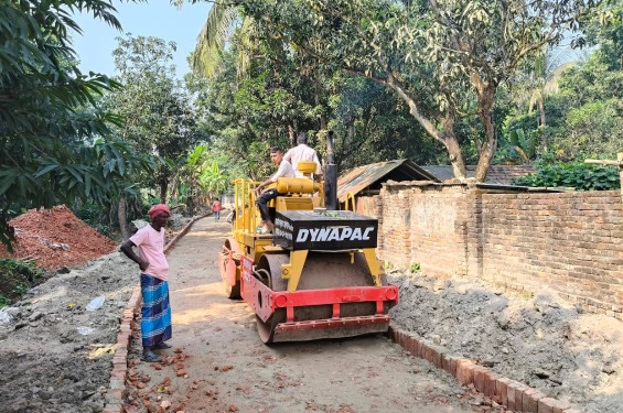 কালীগঞ্জে এলজিইডির ২ কোটি ৫০ লাখ টাকার সড়কের কাজে ব্যাপক অনিয়মে ক্ষুব্ধ এলাকাবাসী