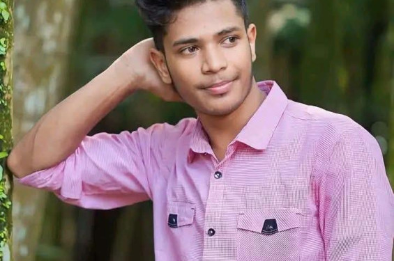 নোয়াখালীতে তুচ্ছ ঘটনার জের ধরে  তরুণকে কুপিয়ে হত্যা