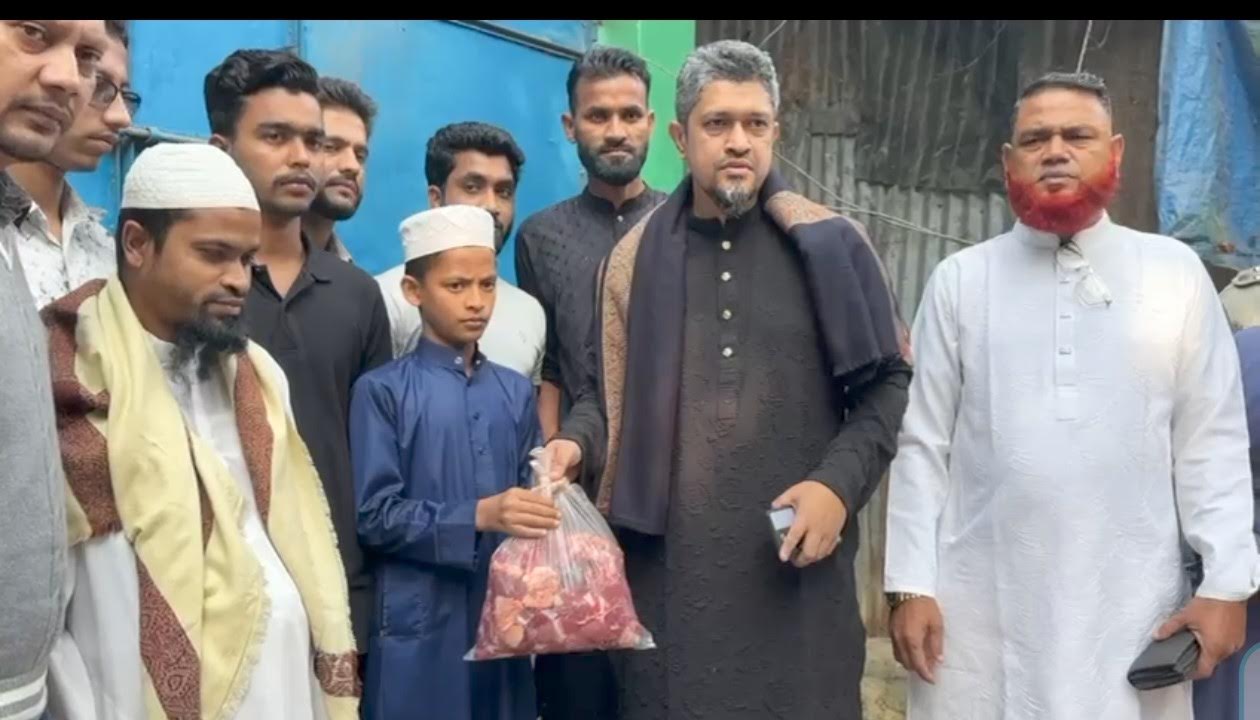 বাউফলে খালেদা জিয়ার সুস্থতা কামনায় জানের সাদকা হিসেবে গরু জবাই করে এতিম ও দরিদ্রদের মাঝে মাংস বিতরণ