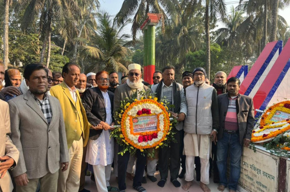 বাউফলে বিএনপির প্রার্থী শহিদুল আলমের নেতৃত্বে বিজয় মিছিল