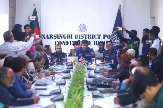 নরসিংদীর সাংবাদিকদের সঙ্গে নবাগত পুলিশ সুপারের মতবিনিময়
