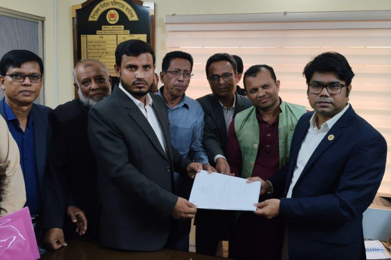 নবীনগরে বিএনপি মনোনীত প্রার্থীর মনোনয়নপত্র সংগ্রহ
