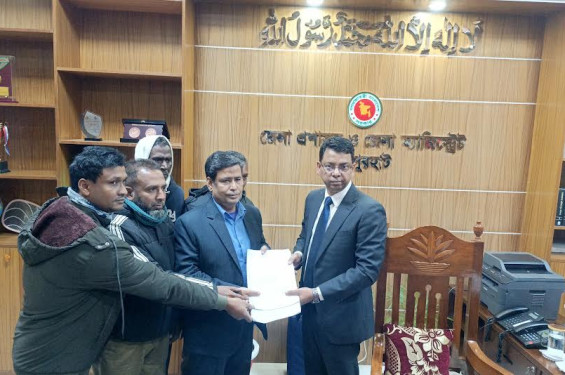 জয়পুরহাটে দুই আসনে মনোনয়নপত্র জমা দিলেন ১৪ প্রার্থী