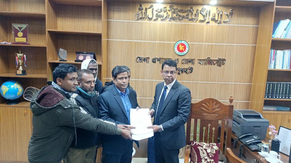 জয়পুরহাটে দুই আসনে মনোনয়নপত্র জমা দিলেন ১৪ প্রার্থী