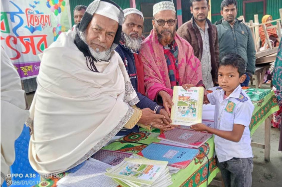 সানশাইন ল্যাবরেটরি স্কুলে বই উৎসব ও বেগম জিয়ার স্মরণে শোক সভা