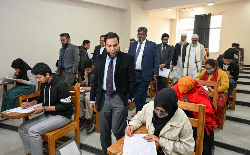 কৃষি গুচ্ছের ভর্তি পরীক্ষা সম্পন্ন, প্রতি আসনে লড়ছেন ২৪ জন